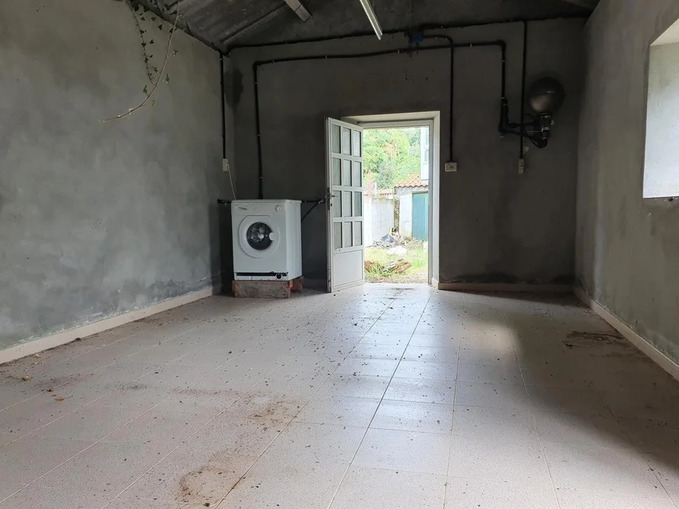 Casa con garaje, bodega y finca en san sadurnino