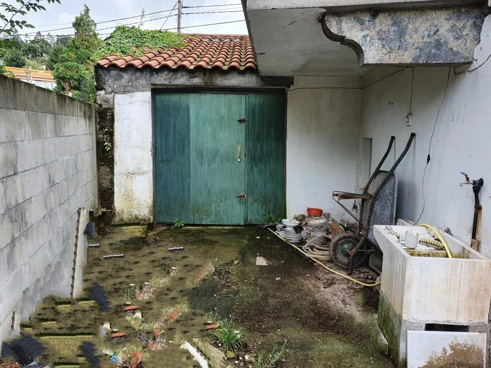 Casa con garaje, bodega y finca en san sadurnino