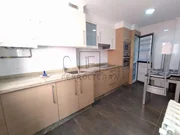 Se alquila piso con terraza en portanova