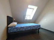 Se alquila piso con terraza en portanova