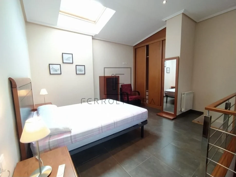 Se alquila piso con terraza en portanova