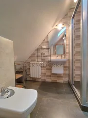 Se alquila piso con terraza en portanova