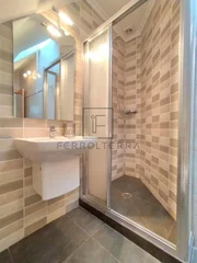 Se alquila piso con terraza en portanova