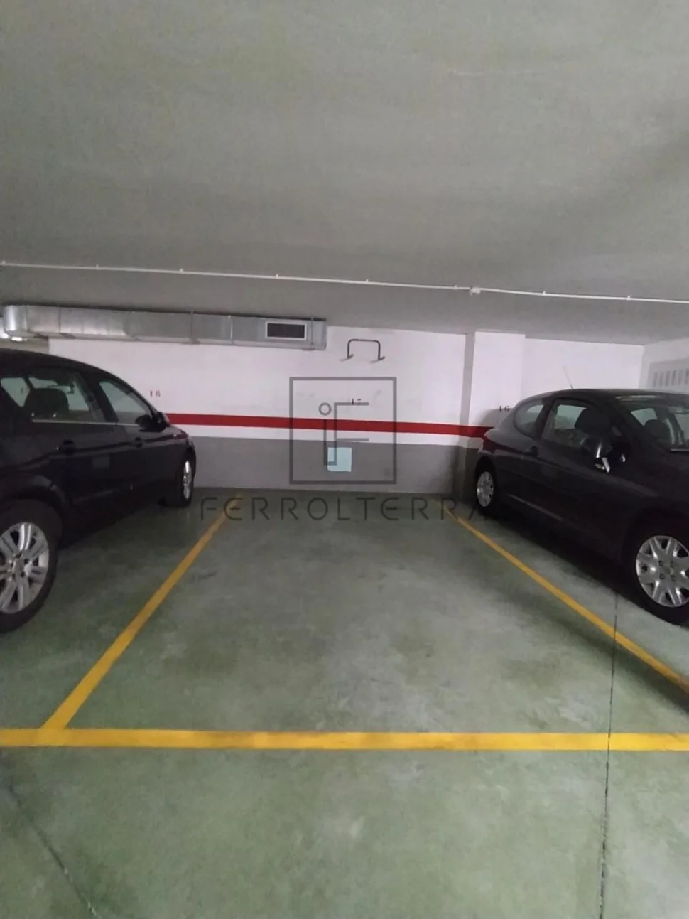 Se alquila piso con terraza en portanova