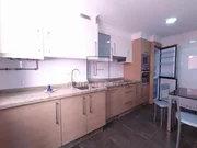 Se alquila piso con terraza en portanova