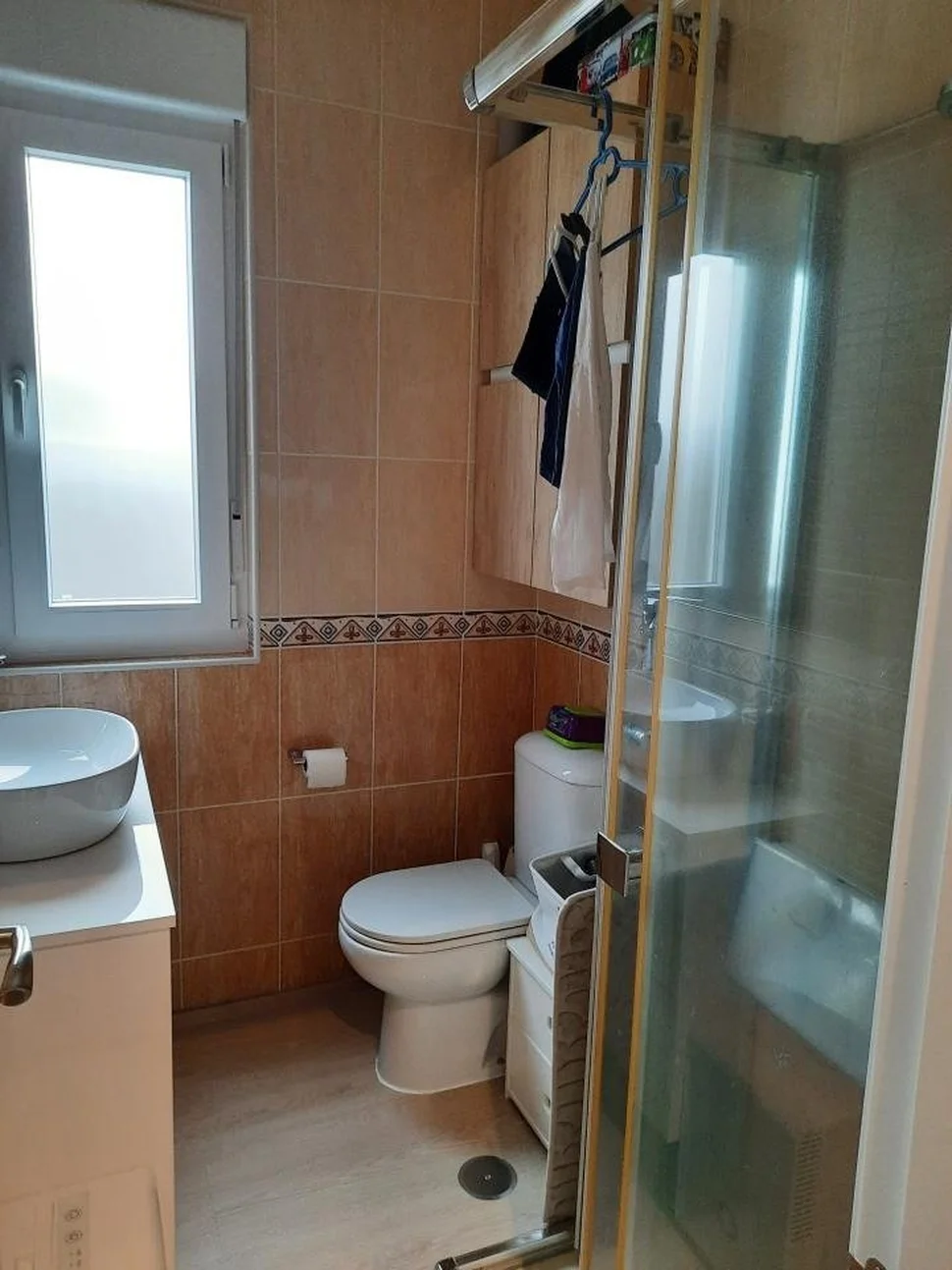 Apartamento totalmentee reformado de 2 dormitorios en catabois, ferrol