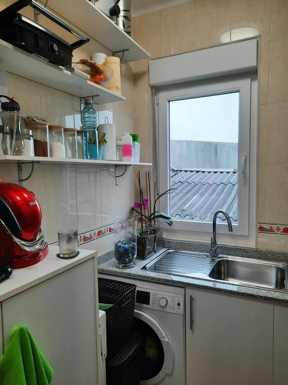 Apartamento totalmentee reformado de 2 dormitorios en catabois, ferrol