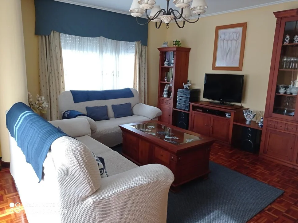 Se vende céntrico piso en fene