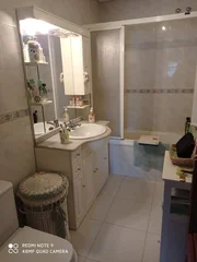 Se vende céntrico piso en fene