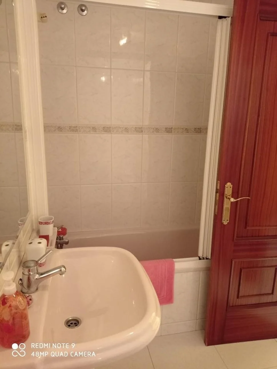 Se vende céntrico piso en fene