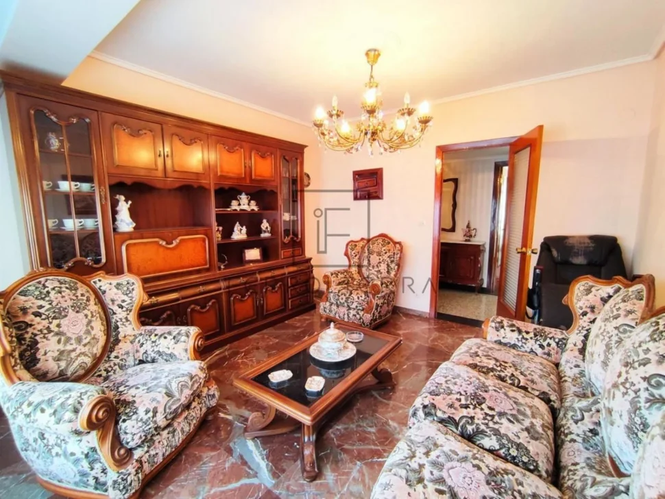 Piso amueblado y amplio