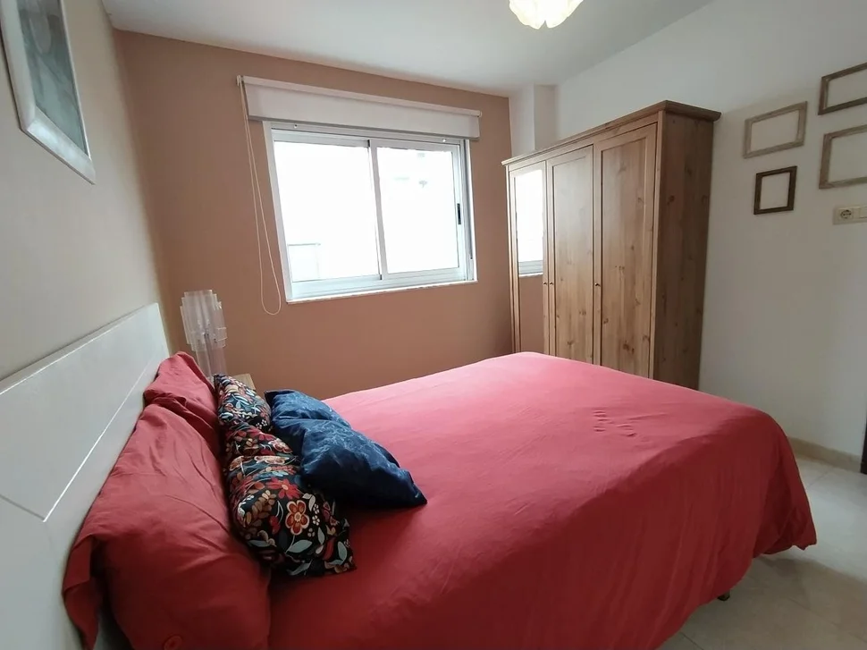 Se vende adosado con terraza y patio ,en ares, ares