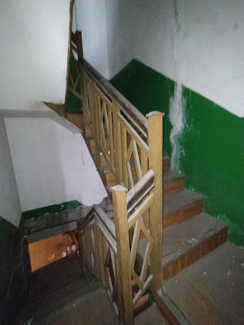 Se vende edificio para reforma integral en el centro con balcones y garajen en canido, ferrol