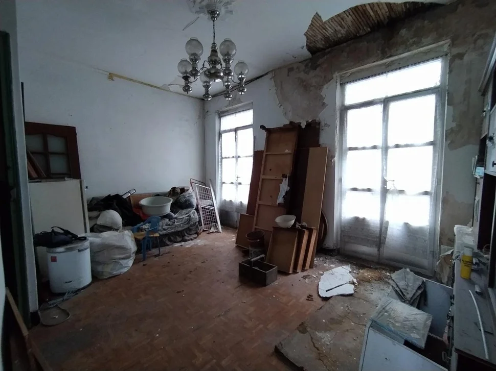 Se vende edificio para reforma integral en el centro con balcones y garajen en canido, ferrol