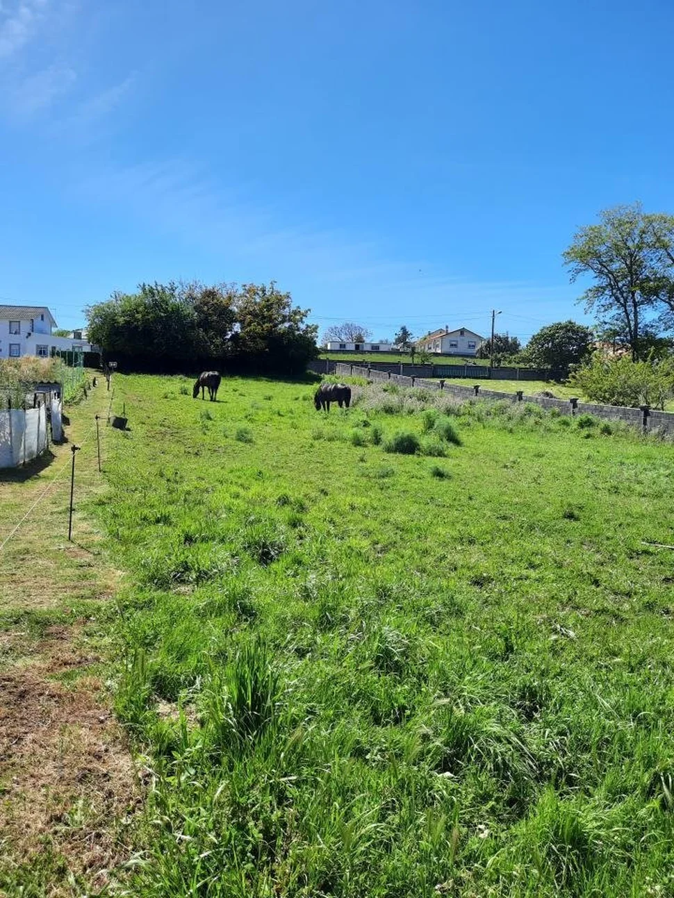 Solar edificable en el val, narón