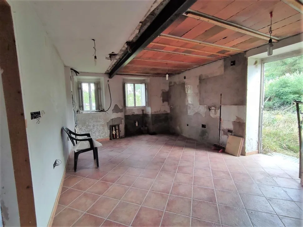 Casa de piedra para rehabilitar en narahío, san sadurniño