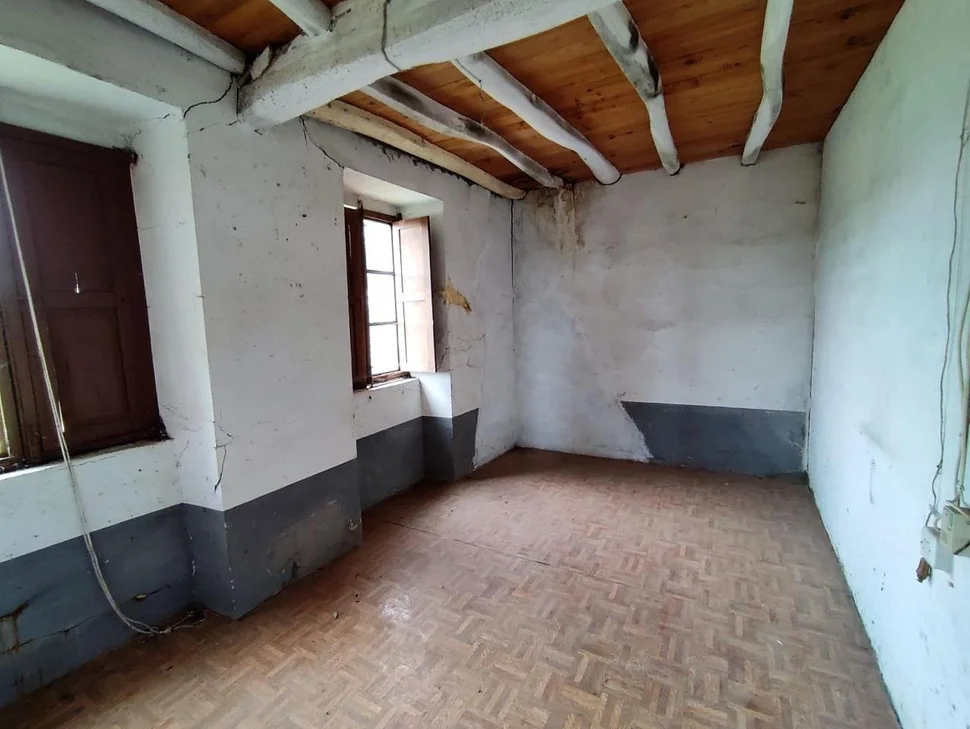 Casa de piedra para rehabilitar en narahío, san sadurniño