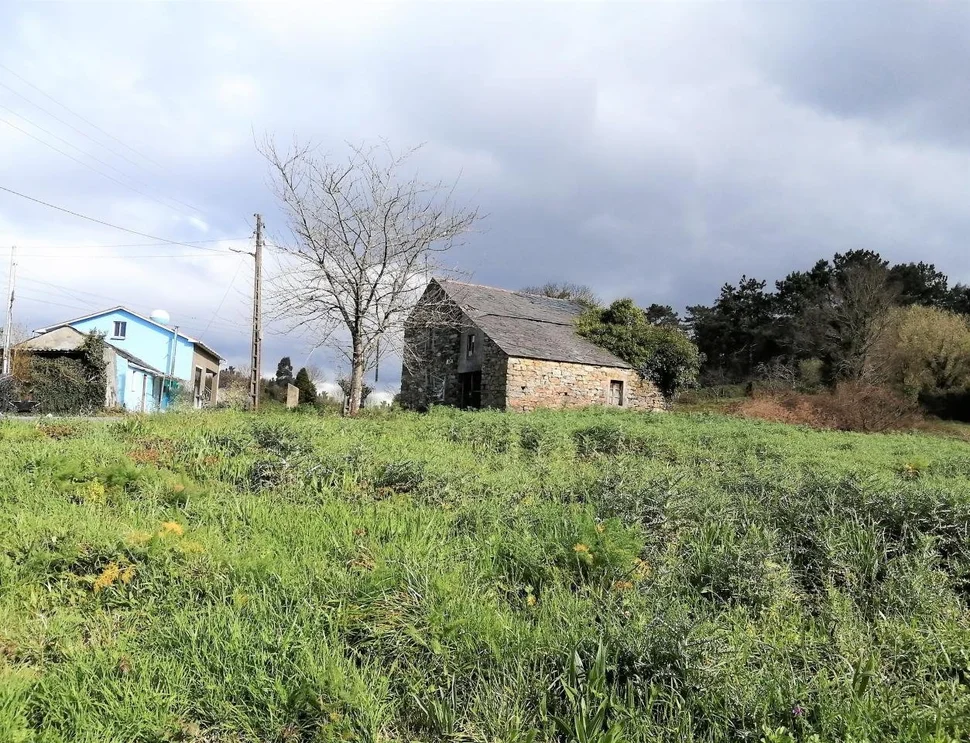 Casa de piedra para rehabilitar en narahío, san sadurniño
