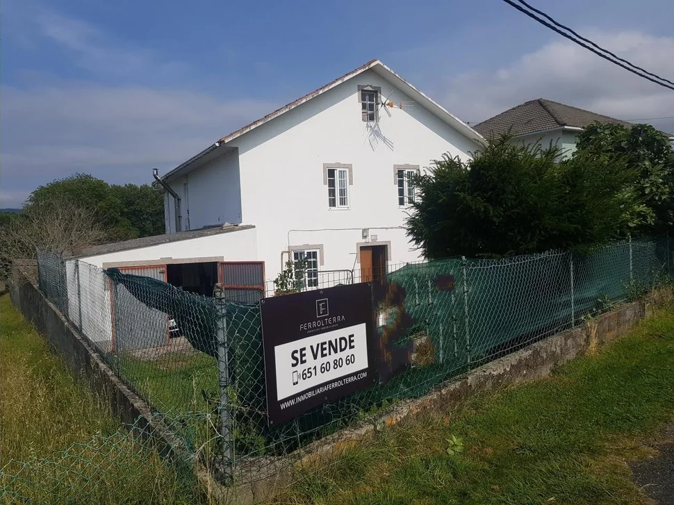 Casa con finca en meirás-valdoviño