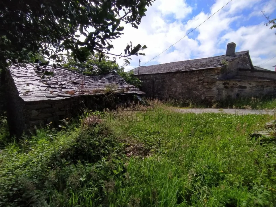 Se vende finca edificable de 944 mts ( somozas)