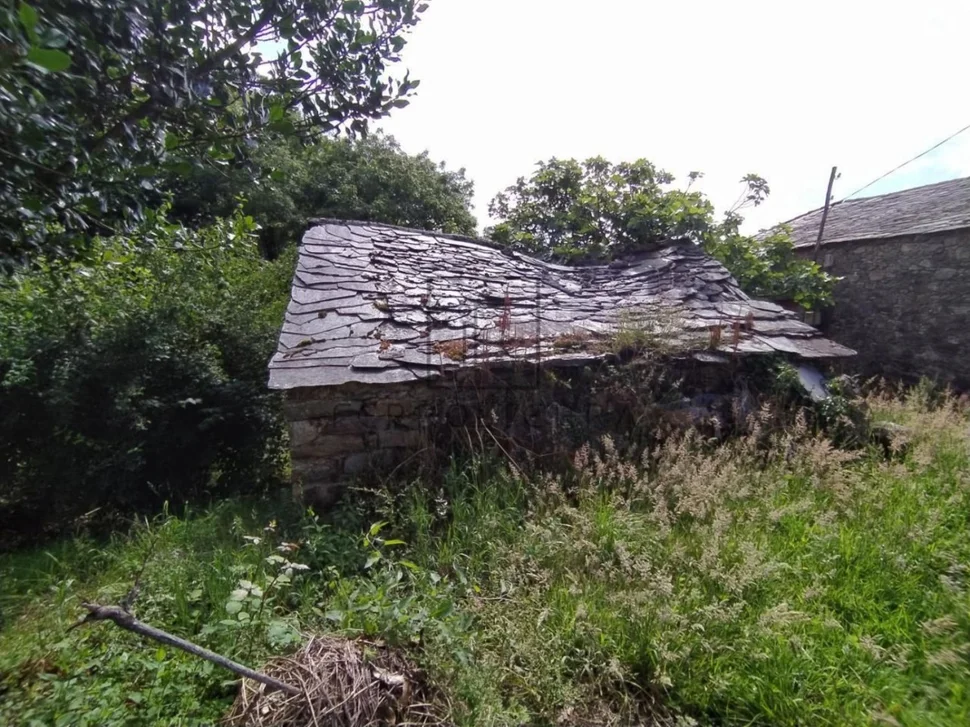 Se vende finca edificable de 944 mts ( somozas)