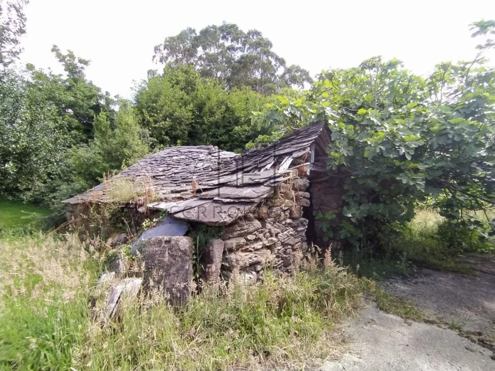 Se vende finca edificable de 944 mts ( somozas)