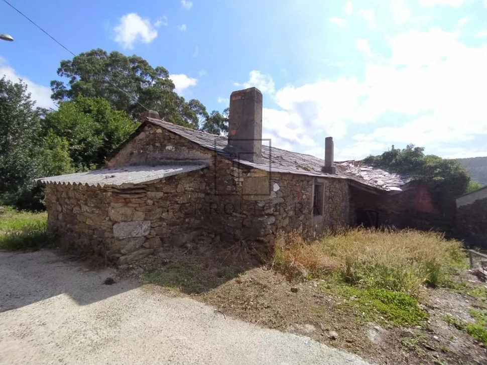 Se vende finca edificable de 944 mts ( somozas)
