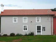 Casa adosada y totalmente amueblada con finca anexada