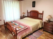 Casa adosada y totalmente amueblada con finca anexada