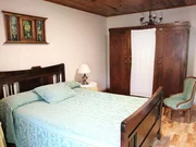 Casa adosada y totalmente amueblada con finca anexada