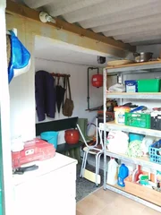 Casa adosada y totalmente amueblada con finca anexada