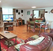 Casa adosada y totalmente amueblada con finca anexada