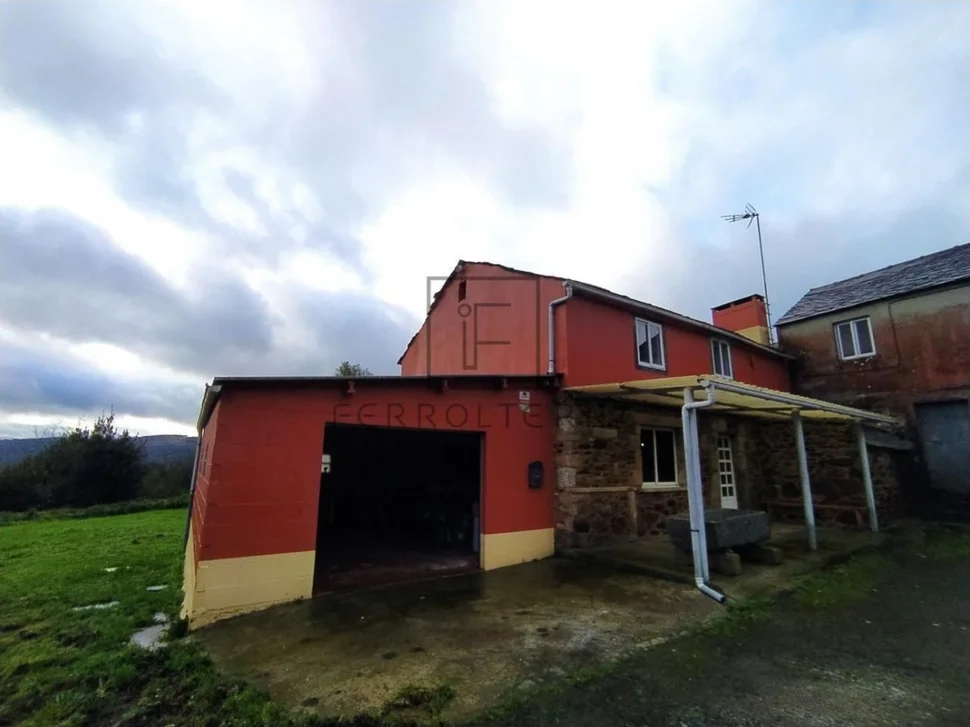 Se vende casa recientemente restaurada ( san sadurniño)