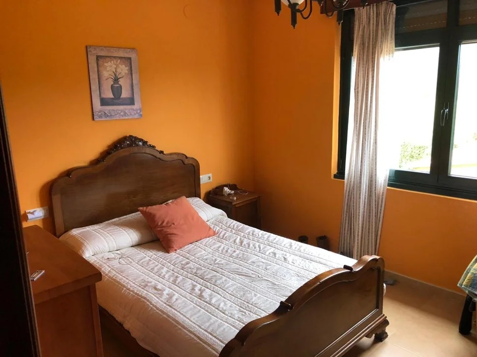 Se alquila planta media de casa en meirás