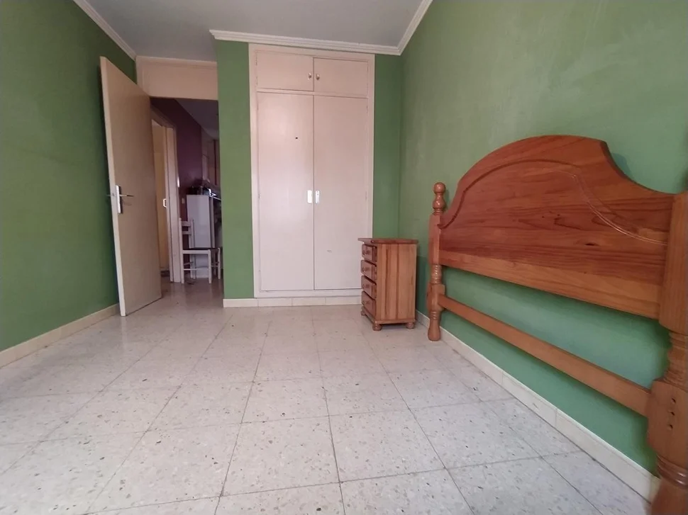 Se vende piso para reformar en esteiro (vpo)
