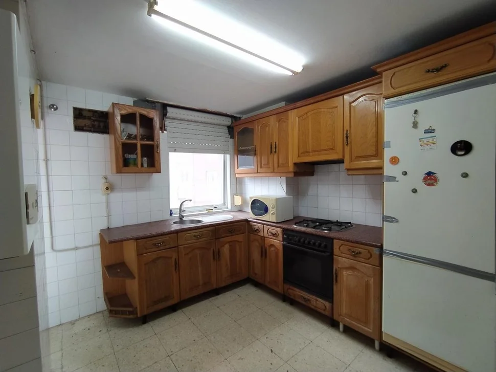 Se vende piso para reformar en esteiro (vpo)