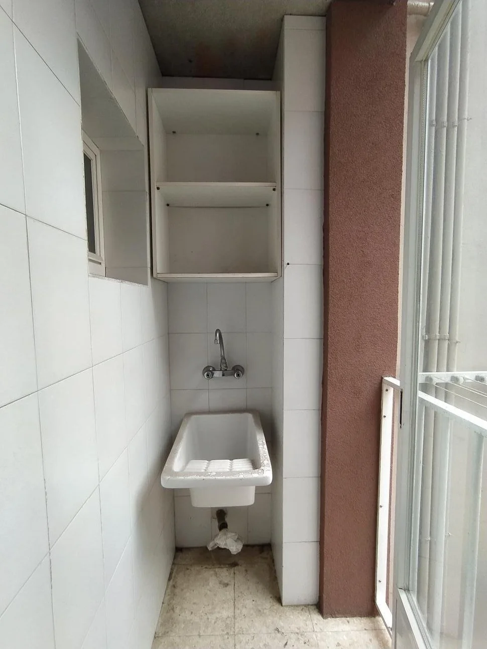 Se vende piso para reformar en esteiro (vpo)