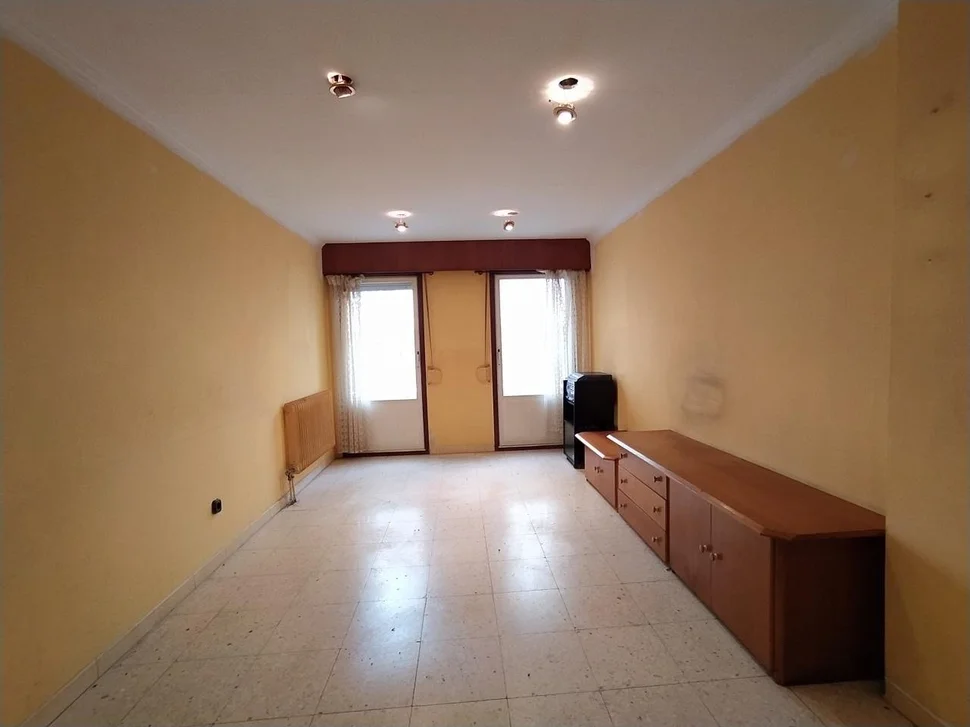 Se vende piso para reformar en esteiro (vpo)