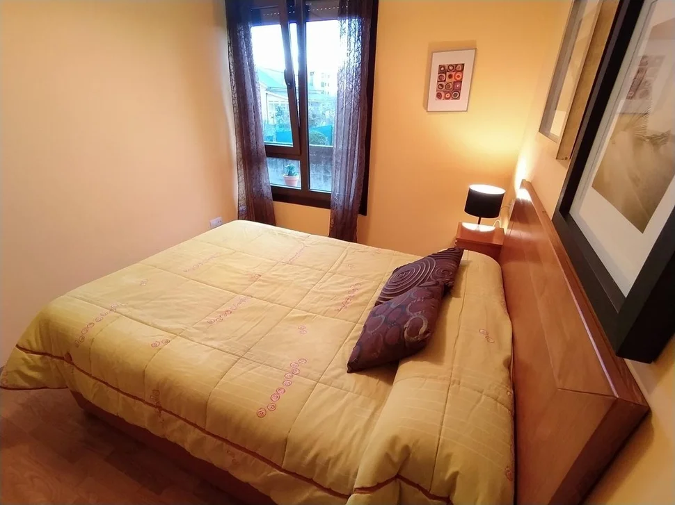 Coqueto piso en la zona de ares con zona comunitaria ajardinada