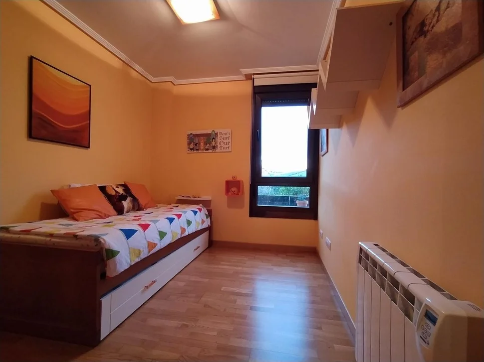 Coqueto piso en la zona de ares con zona comunitaria ajardinada