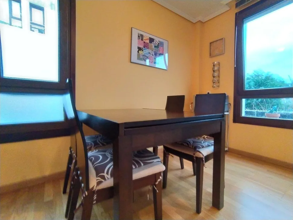 Coqueto piso en la zona de ares con zona comunitaria ajardinada