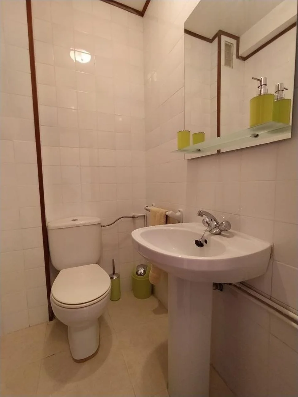 Se alquila piso en caranza