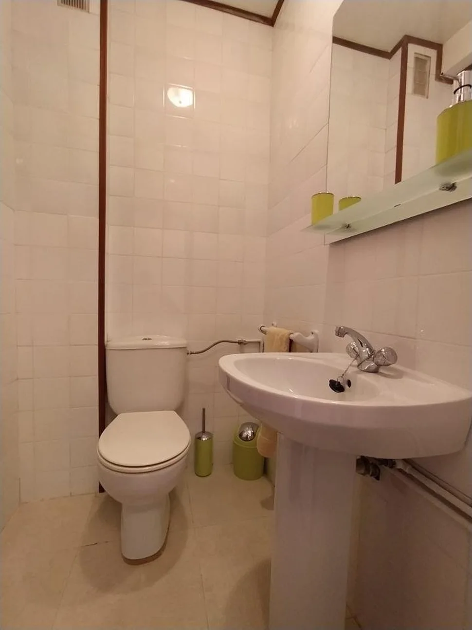 Se alquila piso en caranza