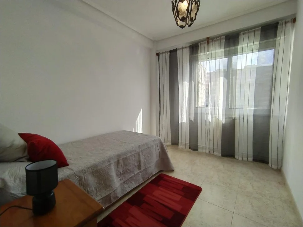 Se alquila piso en caranza