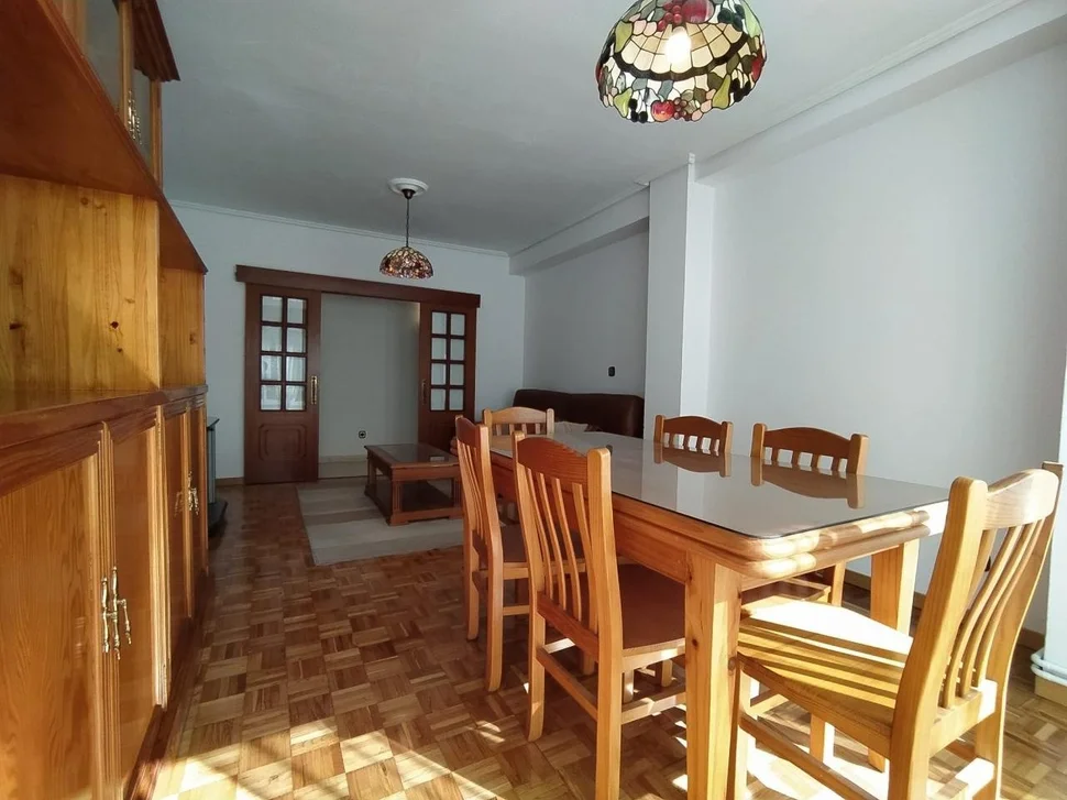 Se alquila piso en caranza