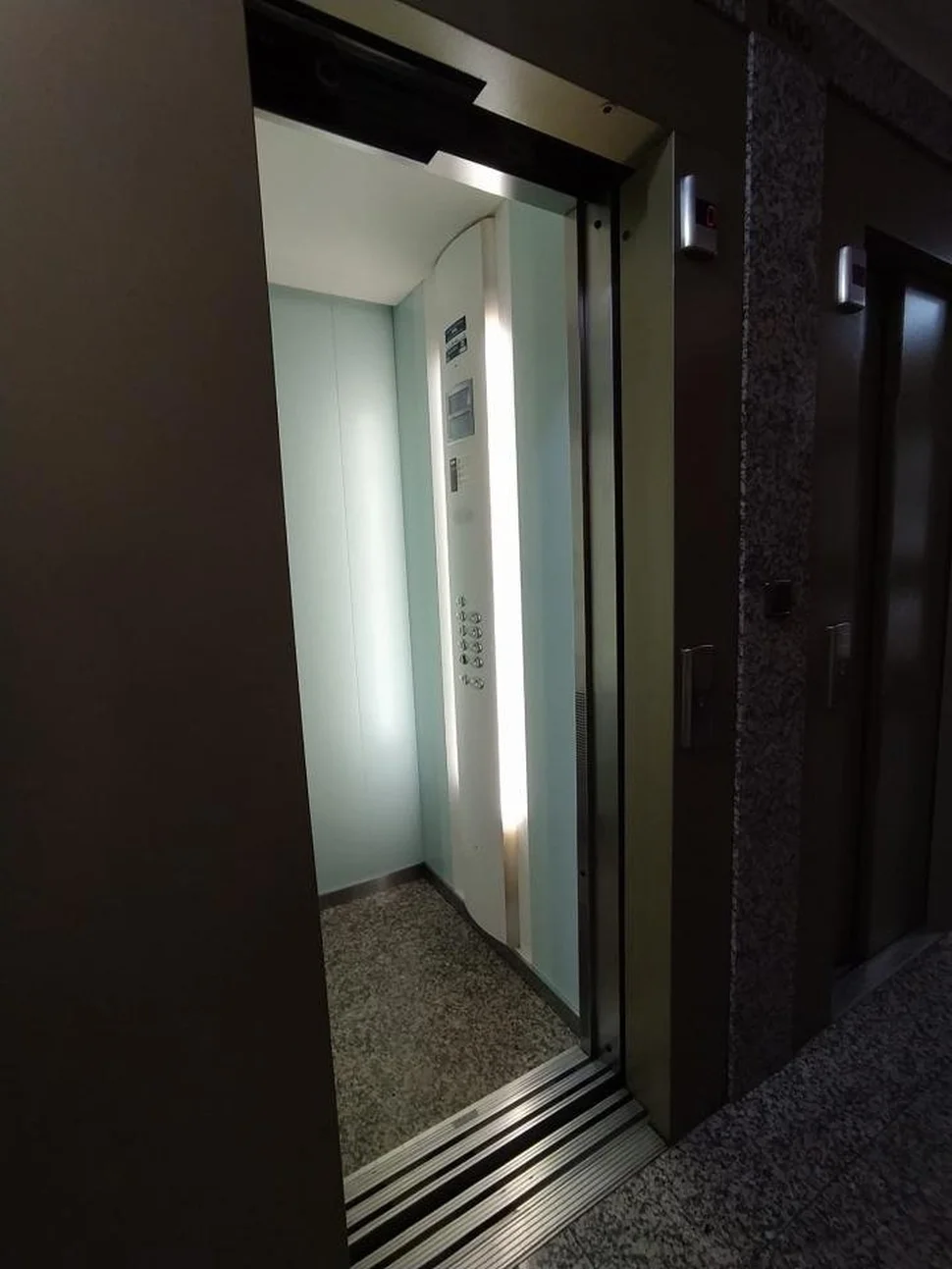 Se alquila piso en caranza