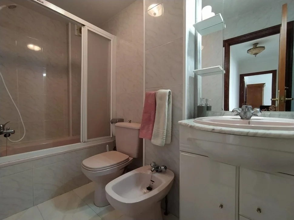 Se alquila piso en caranza