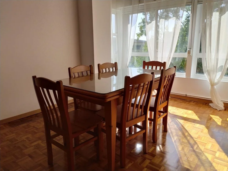 Se alquila piso en caranza