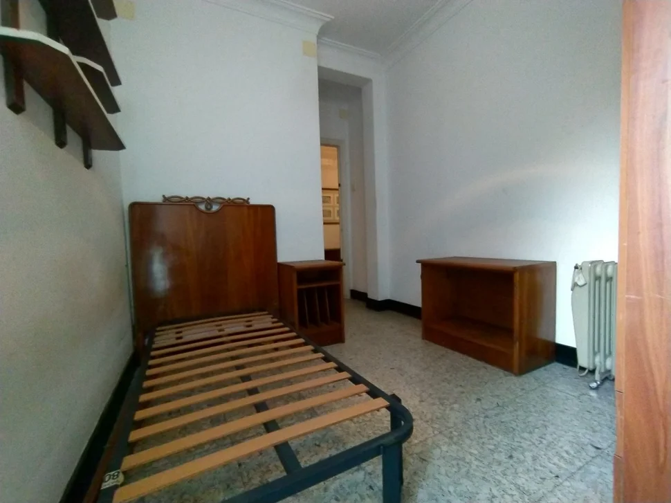 Se vende piso con balcon en ultramar para reformar