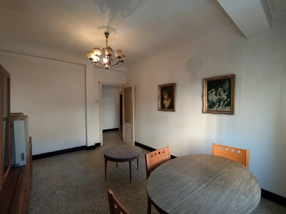 Se vende piso con balcon en ultramar para reformar